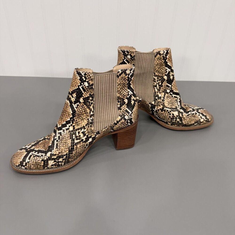 Vince Camuto Boots Size 7 Leather Animal Print Almond Toe Ankle Booties - Picture 5 of 7